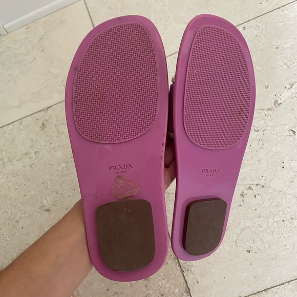 Prada slides - Picture 4 of 7